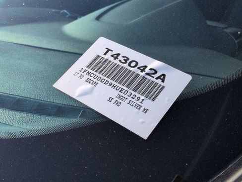Used 2017 Ford Escape SE w/ SE Cold Weather Package FWD image 17