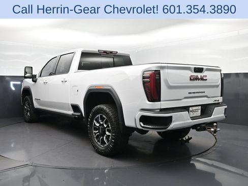 Used 2024 GMC Sierra 2500 AT4 w/ AT4 Premium Plus Package AWD/4WD image 5