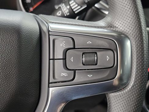 Used 2025 Chevrolet Blazer LT AWD/4WD image 32