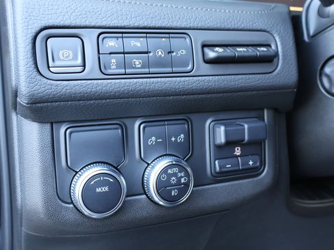 Used 2022 GMC Yukon Denali w/ Advanced Technology Package RWD image 26