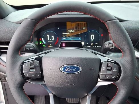 New 2026 Ford Explorer ST-Line w/ ST-Line Street Pack image 9