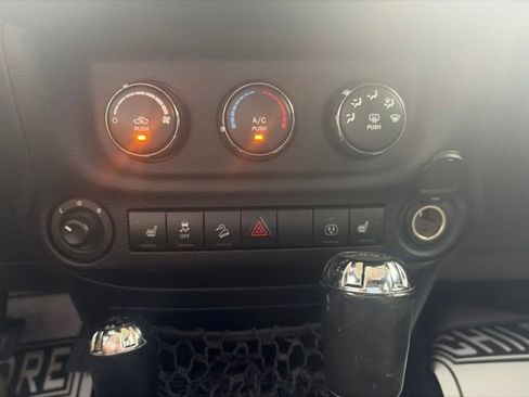 Used 2014 Jeep Wrangler Unlimited Sahara AWD/4WD image 23
