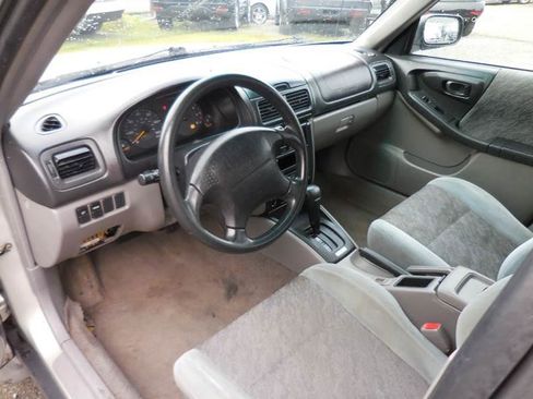 Used 2000 Subaru Forester L image 7