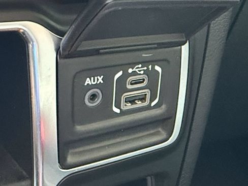 Used 2021 Jeep Gladiator Sport AWD/4WD image 21