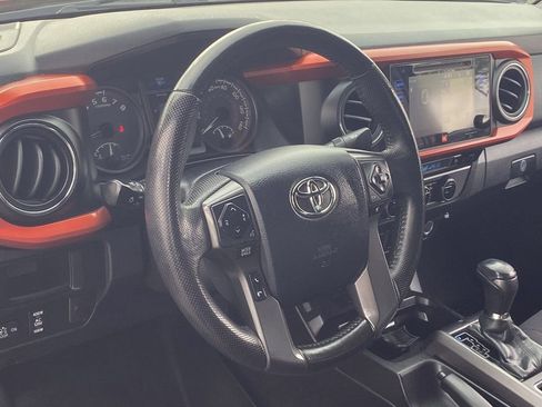 Used 2016 Toyota Tacoma TRD Sport RWD image 20