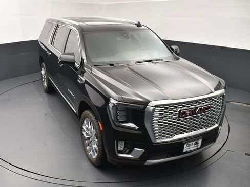 Used 2021 GMC Yukon XL Denali AWD/4WD image 12