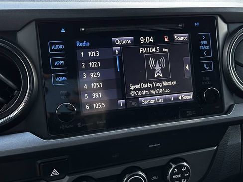 Used 2019 Toyota Tacoma TRD Off-Road AWD/4WD image 18
