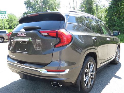 Used 2019 GMC Terrain Denali w/ Advanced Safety Package FWD image 5