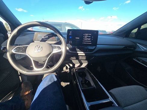 Used 2023 Volkswagen ID.4 Pro image 6