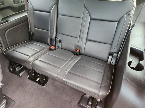 Used 2023 Chevrolet Suburban Premier RWD image 35