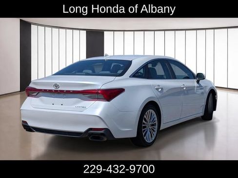 Used 2019 Toyota Avalon Limited FWD image 6