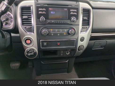 Used 2018 Nissan Titan SV AWD/4WD image 23
