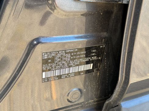 Used 2018 Toyota RAV4 Limited w/ Advanced Technology Package image 21