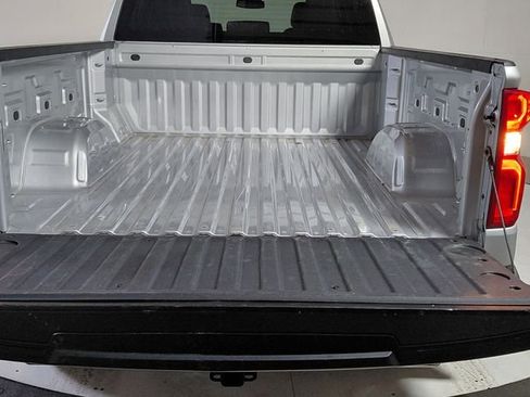 Used 2022 Chevrolet Silverado 1500 LTZ w/ Z71 Off-Road Package AWD/4WD image 14