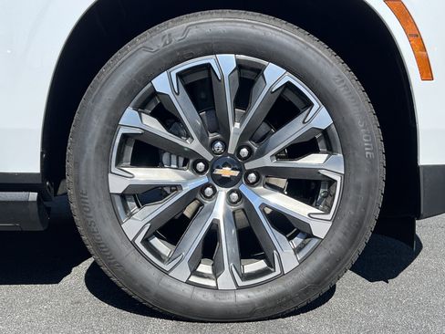 New 2026 Chevrolet Suburban High Country image 42