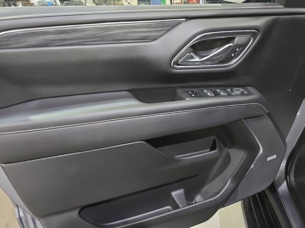 Used 2022 GMC Yukon XL SLT w/ SLT Premium Package AWD/4WD image 19