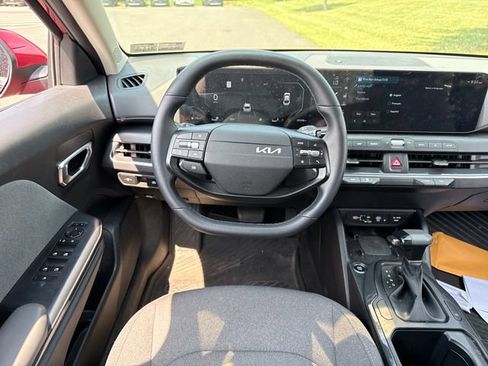 Used 2025 Kia K4 EX FWD image 19
