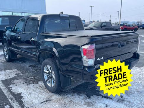 Used 2017 Toyota Tacoma Limited image 3