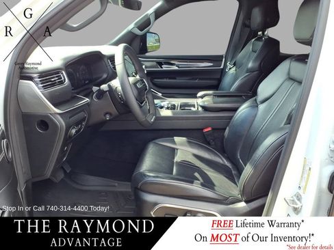 Used 2023 Jeep Wagoneer 4WD image 16