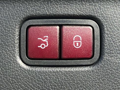 Used 2025 Mercedes-Benz S 580e 4MATIC Sedan image 11