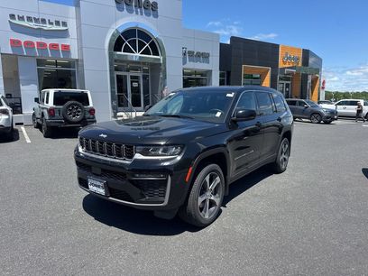 New 2026 Jeep Grand Cherokee L Limited w/ MOPAR Finishing Package