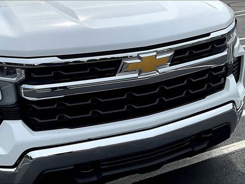 Used 2025 Chevrolet Silverado 1500 LT AWD/4WD image 30