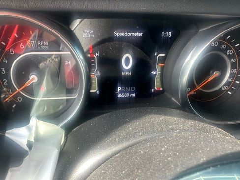 Used 2020 Jeep Wrangler Unlimited Sahara image 9