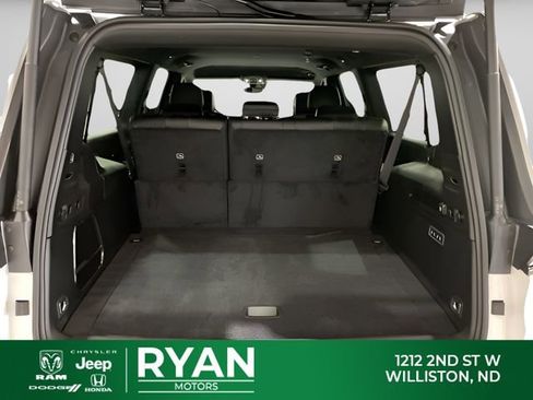 New 2026 Jeep Grand Wagoneer L Limited AWD/4WD image 14