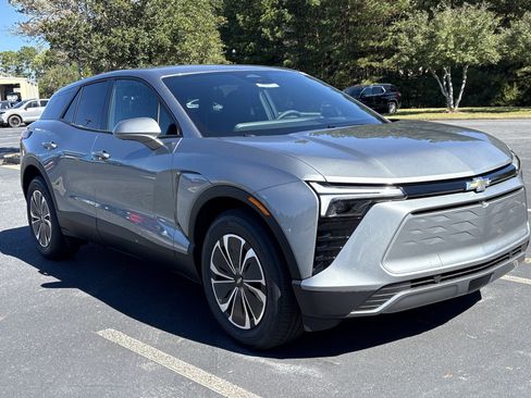 New 2026 Chevrolet Blazer EV LT image 3