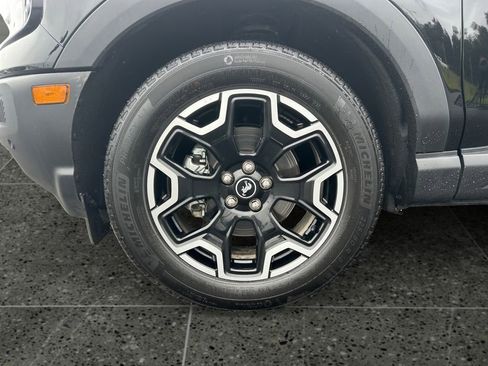 Used 2025 Ford Bronco Sport Outer Banks w/ Outer Banks Tech Package+ AWD/4WD image 4