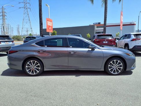 Used 2019 Lexus ES 350 w/ Premium Package FWD image 3