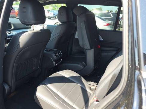 Certified 2025 Mercedes-Benz GLS 450 4MATIC image 23