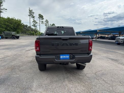 New 2026 RAM 2500 Laramie AWD/4WD image 6