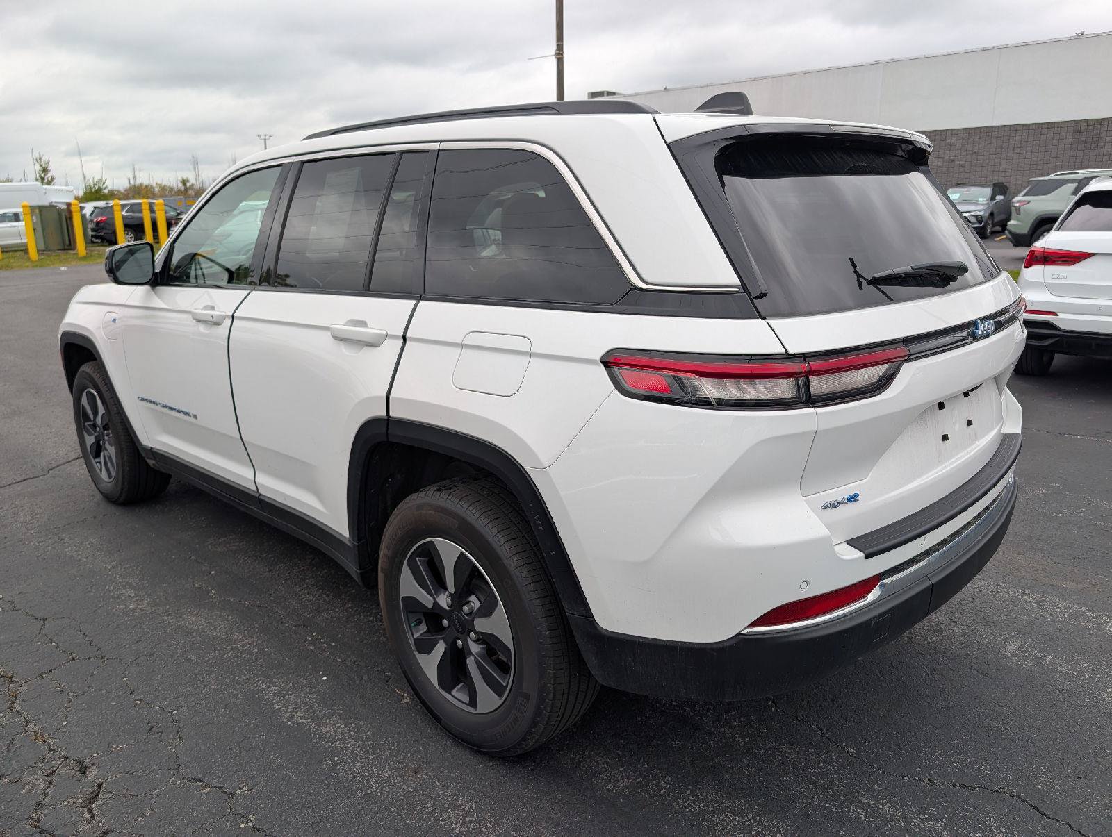 Used 2024 Jeep Grand Cherokee Limited 4xe w/ Trailer Tow Package AWD/4WD image 5