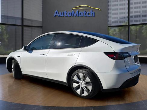 Used 2025 Tesla Model Y Long Range AWD/4WD image 6