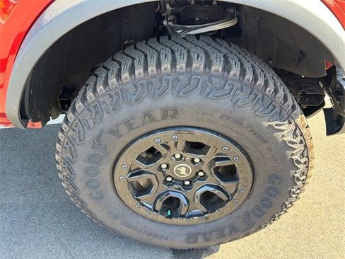 Used 2023 Ford Bronco Wildtrak image 18