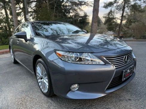 Used 2013 Lexus ES 350 w/ Luxury Pkg image 3