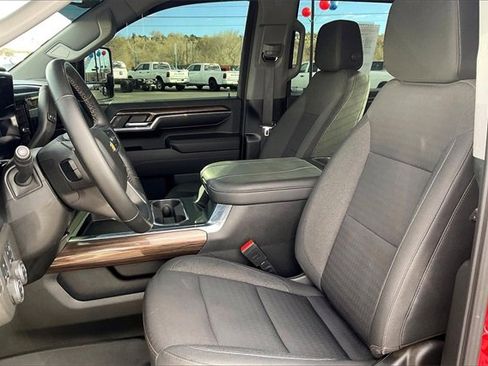 Used 2024 Chevrolet Silverado 2500 LT image 27