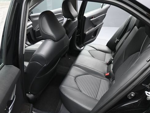Used 2024 Toyota Camry SE FWD image 16