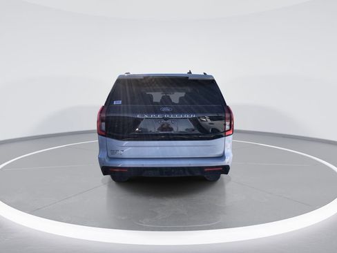 Used 2025 Ford Expedition Active AWD/4WD image 7