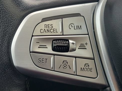 Used 2020 BMW X7 xDrive40i w/ Premium Package AWD/4WD image 31