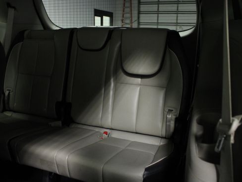 Used 2020 Kia Sedona EX FWD image 14