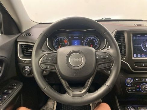 Used 2019 Jeep Cherokee Trailhawk w/ Comfort/Convenience Group AWD/4WD image 18