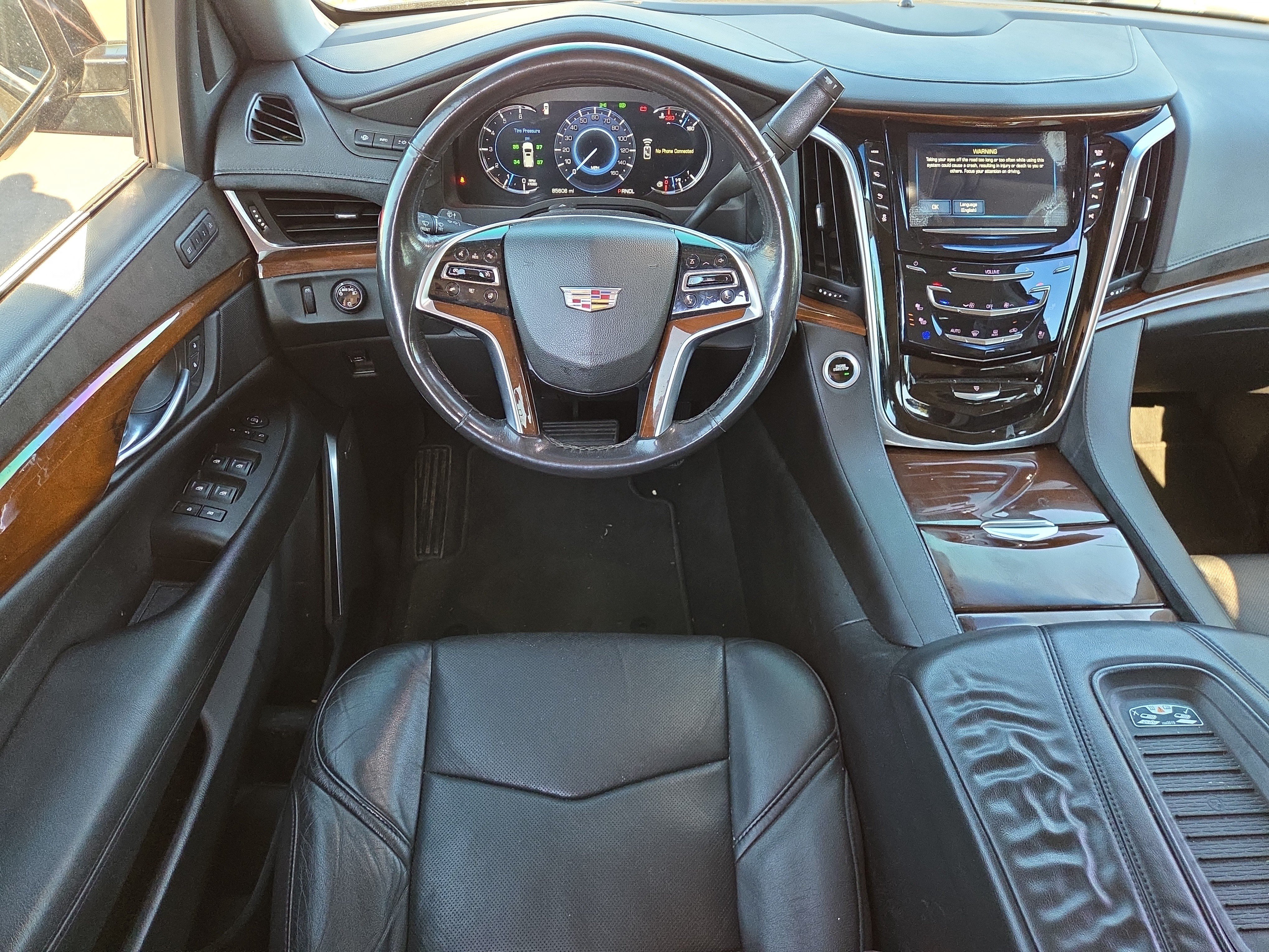 Used 2018 Cadillac Escalade Premium Luxury AWD/4WD image 14
