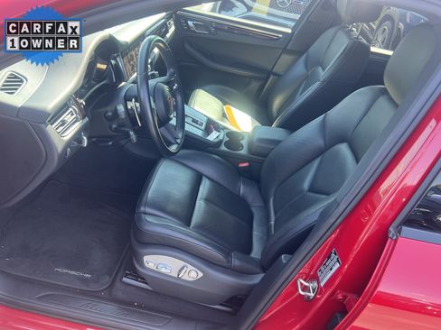 Used 2023 Porsche Macan AWD/4WD image 16