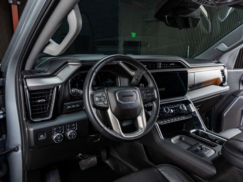 Used 2024 GMC Sierra 3500 Denali w/ Denali Reserve Package image 16