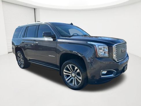 Used 2017 GMC Yukon Denali w/ Open Road Package image 3