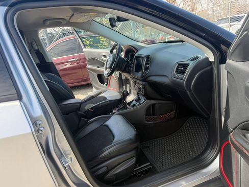 Used 2019 Jeep Compass Trailhawk AWD/4WD image 12