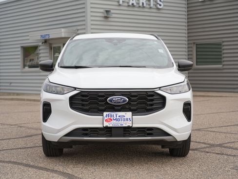 Used 2023 Ford Escape ST-Line w/ Tech Pack #1 AWD/4WD image 9