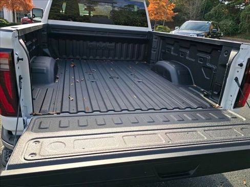 New 2026 GMC Sierra 2500 SLT w/ SLT Premium Package image 7